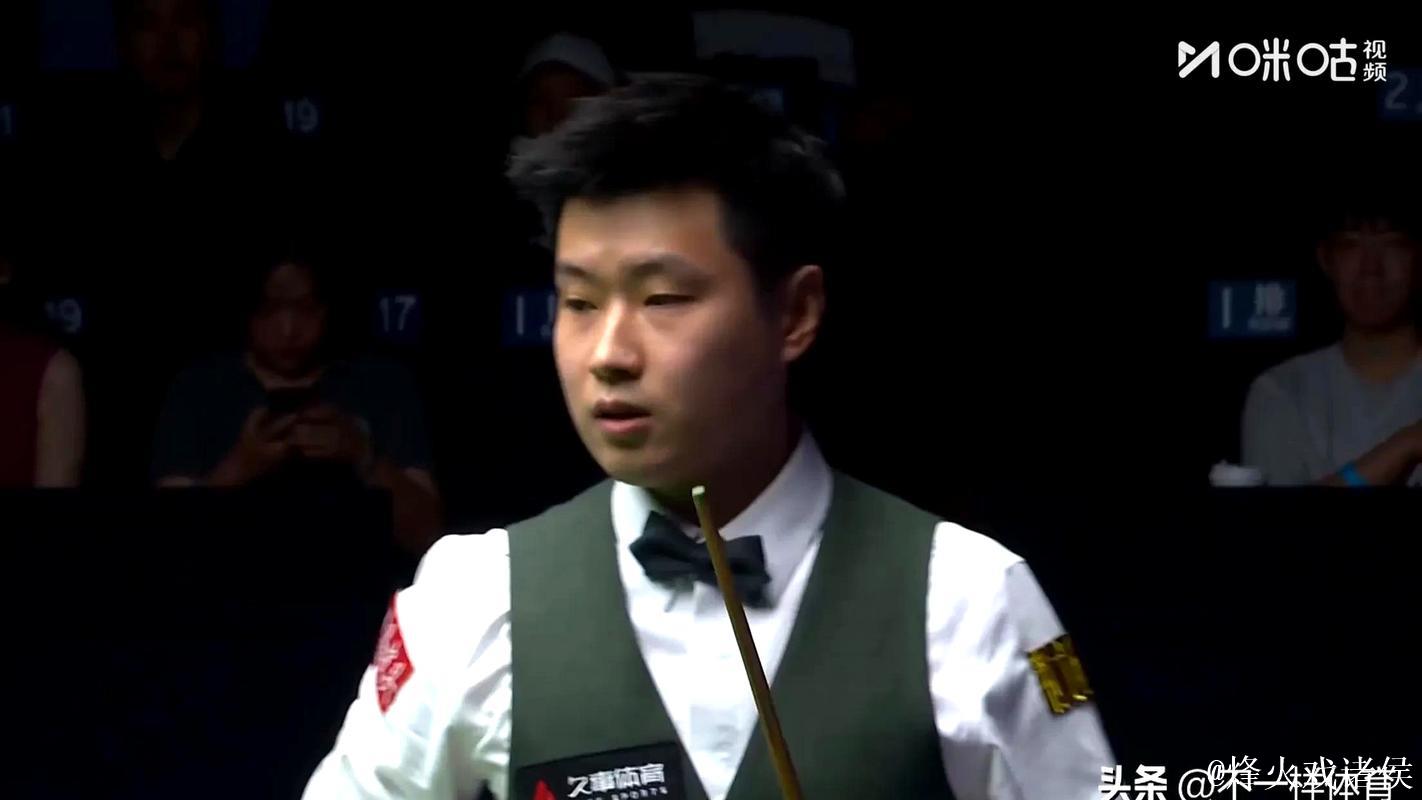 赵心童三杆破百6-1碾压丁俊晖,晋级上海大师赛半决赛 赵心童三杆破百6-1碾压丁俊晖,晋级上海大师赛半决赛