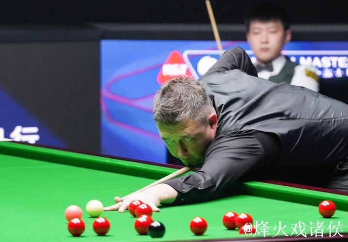 赵心童三杆破百6-1碾压丁俊晖,晋级上海大师赛半决赛 赵心童三杆破百6-1碾压丁俊晖,晋级上海大师赛半决赛