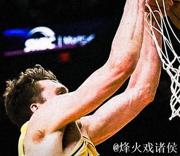 詹姆斯三双助阵克内克特20+8 湖人狂胜马刺终结3连败 詹姆斯三双助阵克内克特20+8 湖人狂胜马刺终结3连败