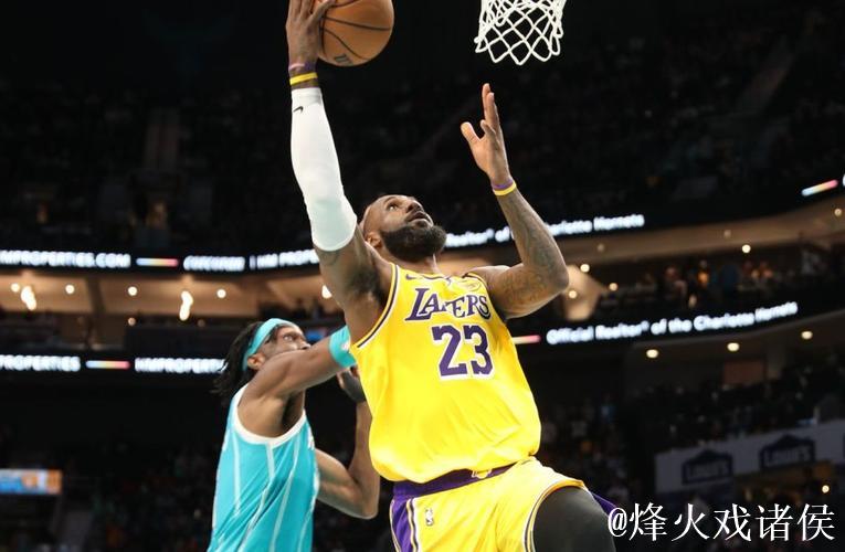 浓眉42+23内线称霸 詹姆斯22+7+8助湖人击溃黄蜂喜迎4连胜